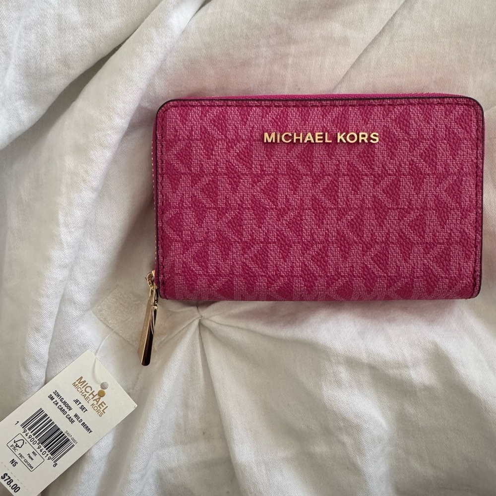 Small zipper card case